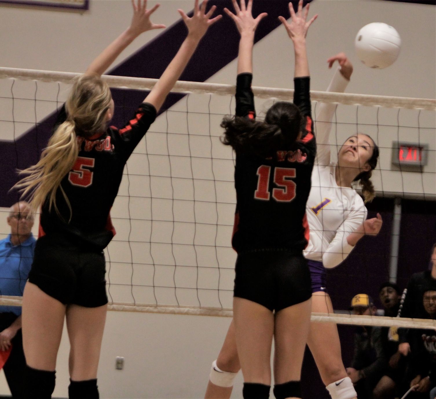 State volleyball playoffs: Righetti's marathon season continues with five-set win over Oakwood